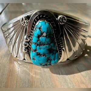 Vintage Large Chunk Turquoise Native American Navajo Womens Sterling Silver Cuff